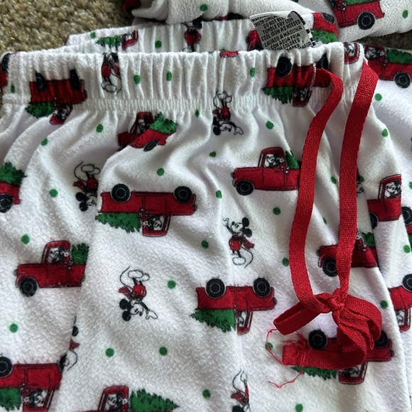 Set of family Mickey PJs (4) - Picture 3 of 5